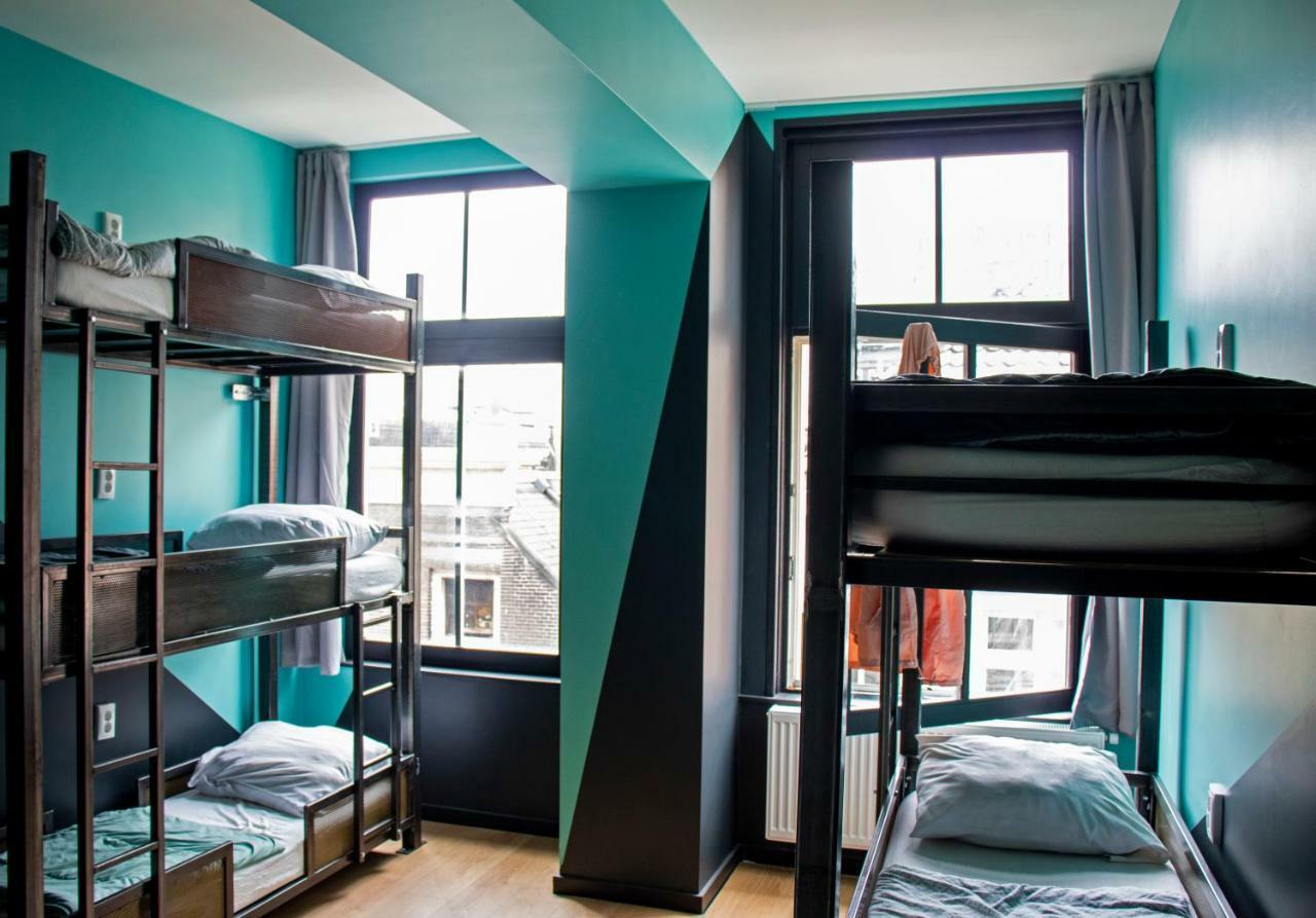 Cama en habitación compartida mixta de 10 camas